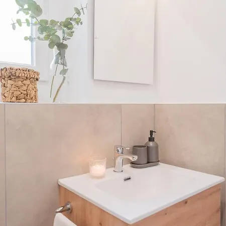 A Step From The Dome By Rent Apartman Como