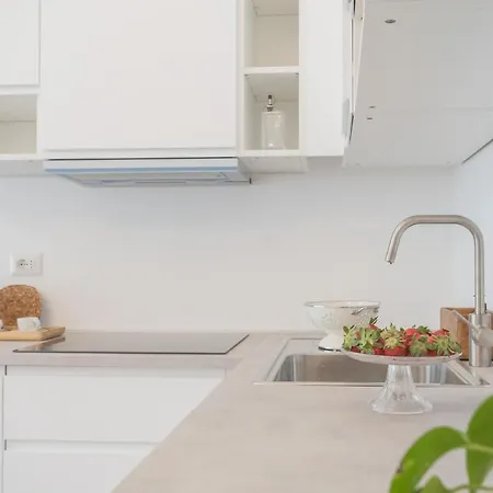 Apartman A Step From The Dome By Rent Como
