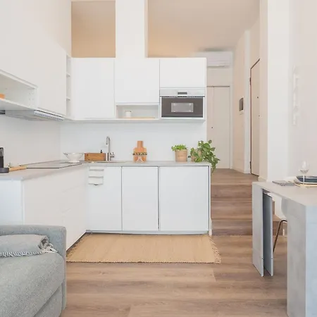 A Step From The Dome By Rent Apartman Como